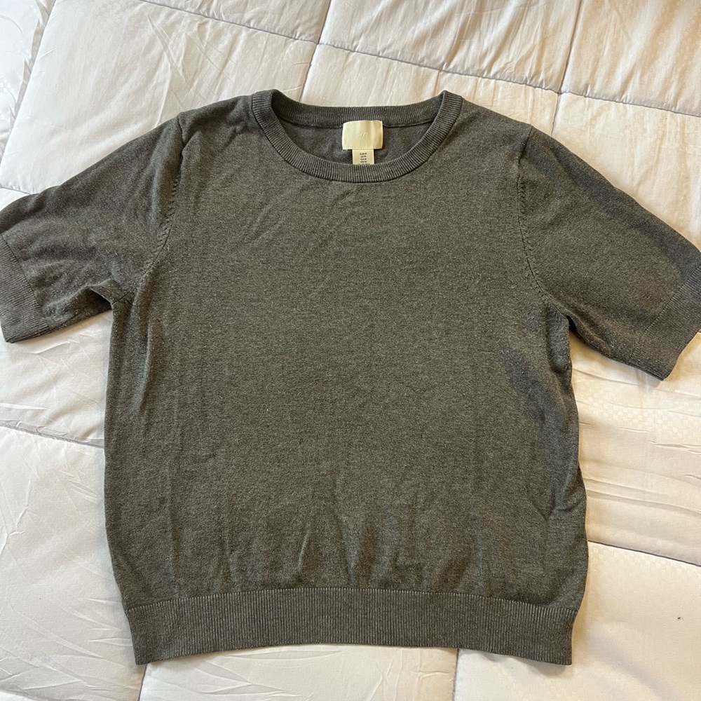 H&M Gray Crewneck Short Sleeve Knit